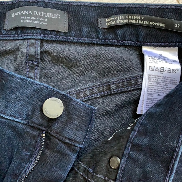 Mid-Rise Skinny Ankle Jean with Raw Hem Sz 27 - Picture 2 of 8